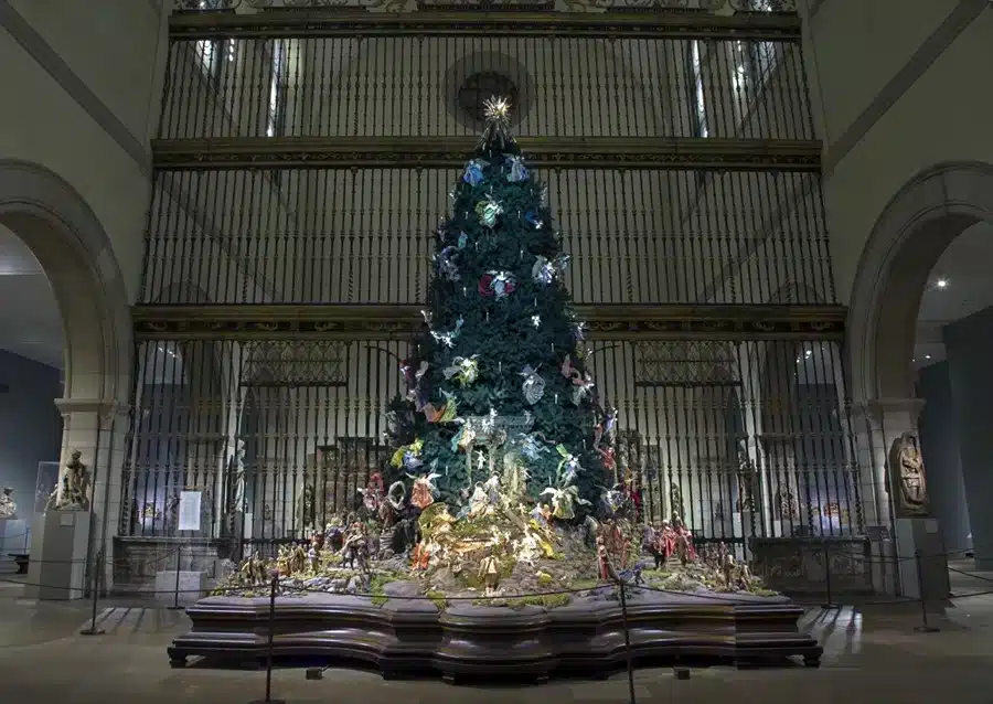 Árbol de Navidad en el Museo Metropolitano de Nueva York