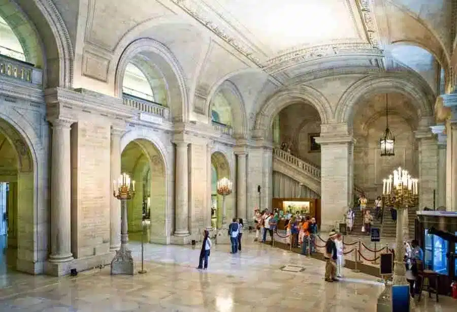 El vestíbulo de la Biblioteca Pública de Nueva York