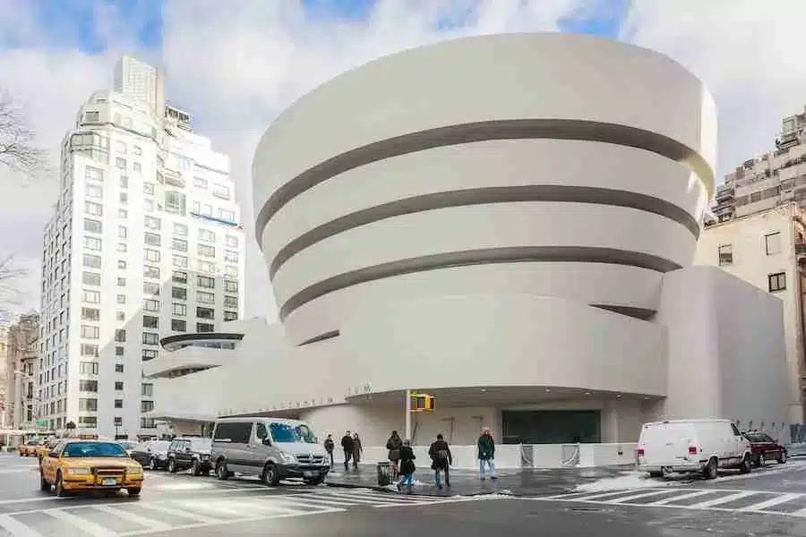 ¿Dónde se encuentra el Museo Guggenheim? lo encontrarás en la Quinta Avenida