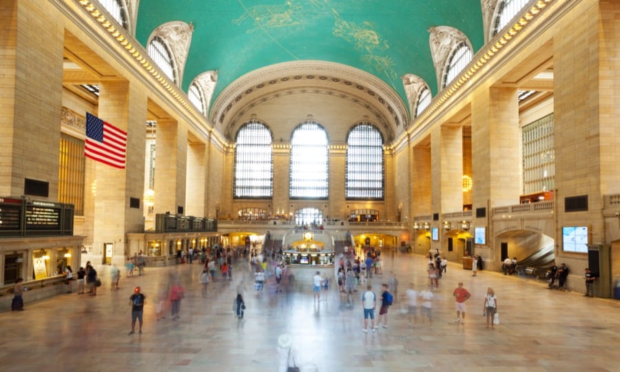 Grand Central Terminal es una verdadera atracción con visitas obligadas, tiendas y restaurantes.