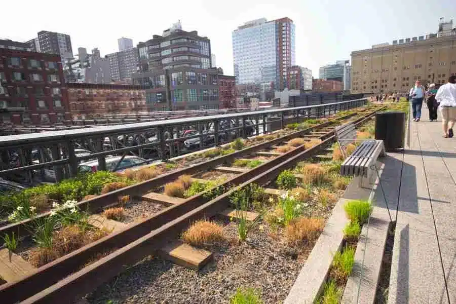 Viejos rieles dejados atrás como evidencia del pasado de High Line
