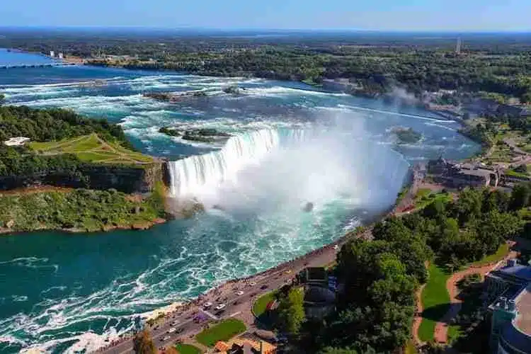 Horseshoe Falls se encuentran en el lado canadiense