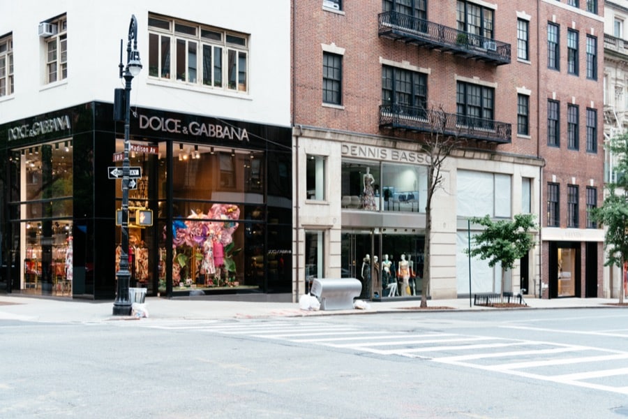 Madison Avenue está llena de boutiques de lujo