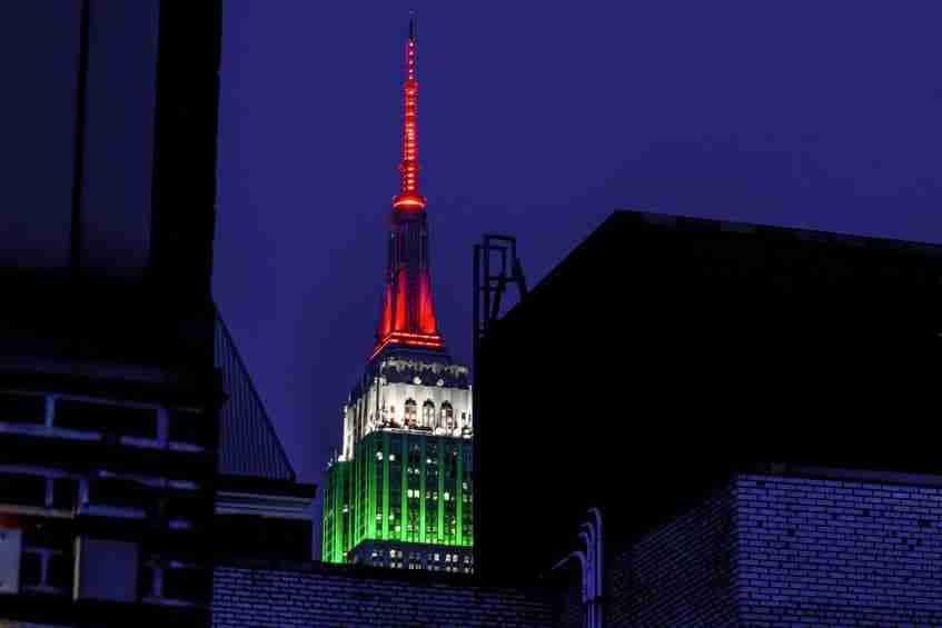 Empire State Building con la bandera italiana