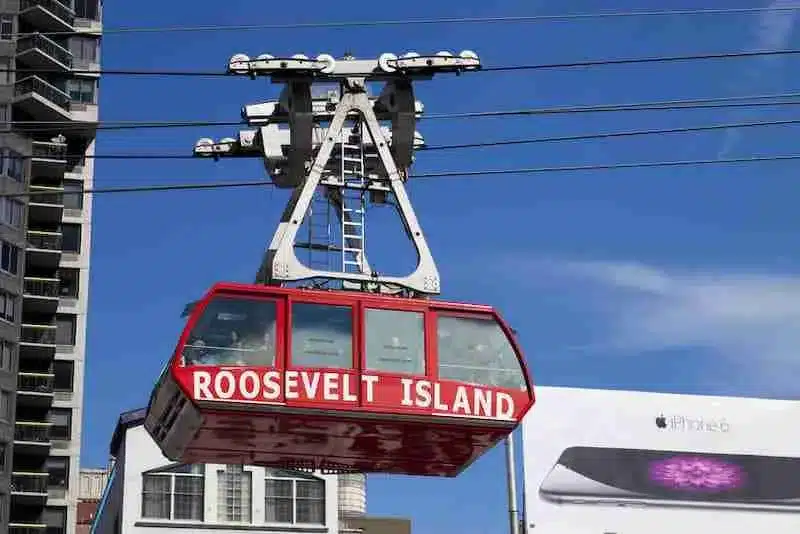 Visita la isla Roosevelt en tranvía