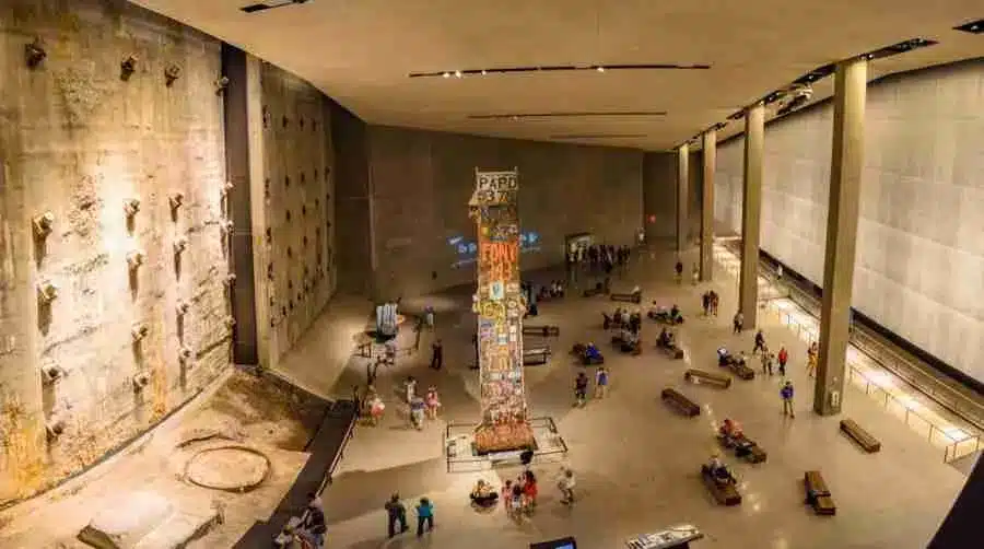 Cerca del Memorial del 11-S se encuentra el emocionante Museo del 11-S con piezas de las torres.