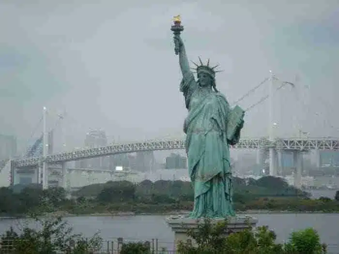 Réplicas de la Estatua de la Libertad por el mundo