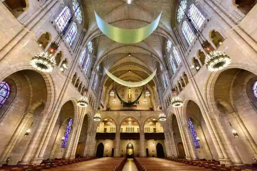 El interior de Riverside Church, Nueva York