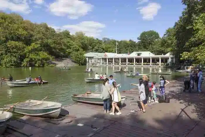 The Loeb Boathouse es un gran lugar para comer y alquilar un barco en Central Park