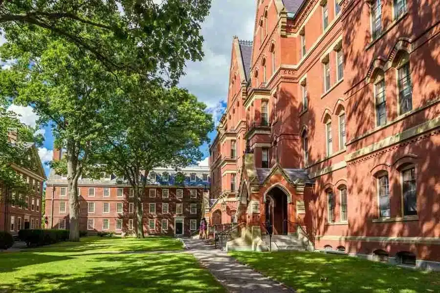 La Universidad de Harvard en Cambridge, cerca de Boston