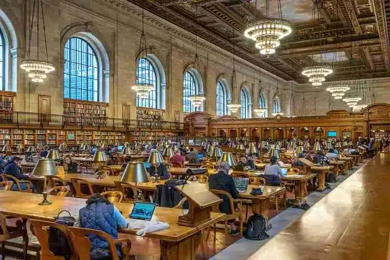 El maravilloso interior de la Biblioteca Pública de Nueva York.