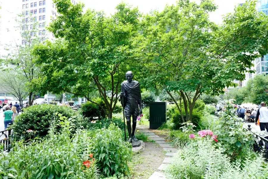 Union Square Park y la estatua de Ghandi nueva york