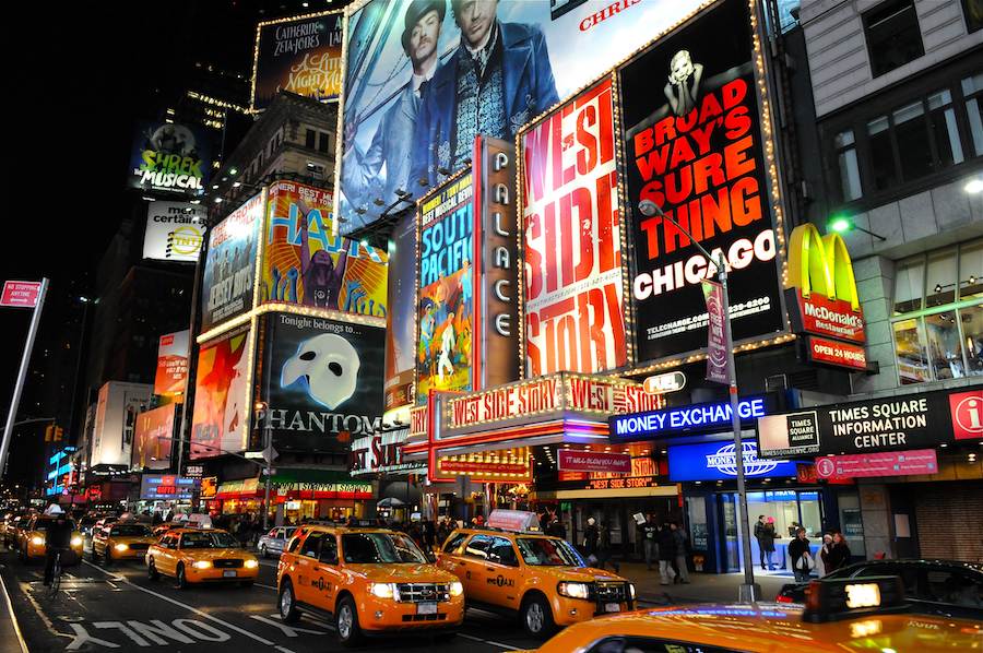 Asistir a un musical de Broadway